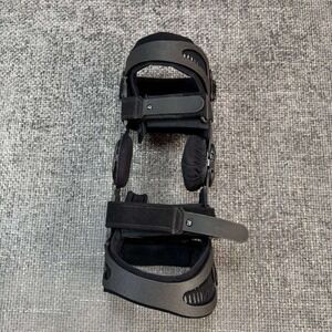 Breg Fusion OA Custom RT Knee Brace Size 35 Unloader Hinged Support Adjustable